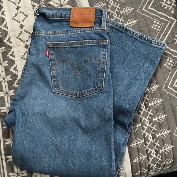 Levi’s Wedgie Fit Jeans - Picture 2 of 2